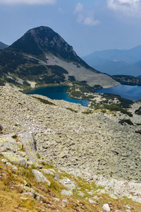 格里基斯基湖上的乌云，皮林山