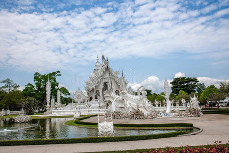 在泰国北部白庙称龙昆寺林光寺或白龙寺黄龙昆