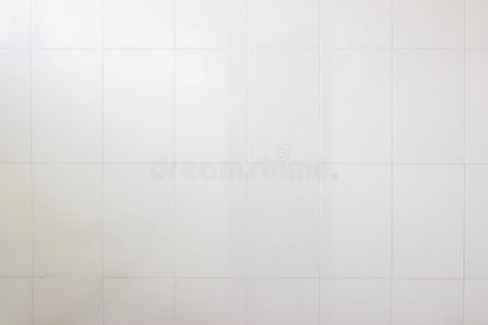 灰色瓷砖墙高分辨率真实照片。白色壁纸