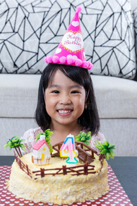 快乐 乐趣 小孩 童年 女孩 面对 假日 中国人 庆祝 蜡烛