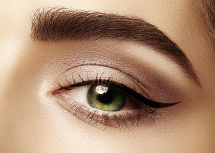内衬 视力 延伸 鞭子 虹膜 长的 美丽的 面对 制作 睫毛