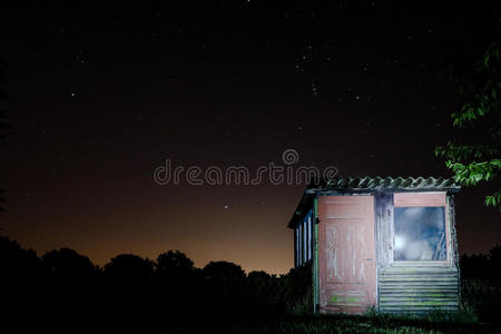 天空 闪光 乡村 花园 傍晚 建筑 农场 后院 星星 自然