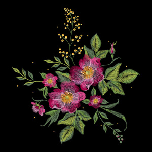 刺绣五颜六色的花卉图案与葡萄酒狗玫瑰。