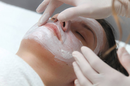 面对 美容师 美女 病人 治疗 美容学 护肤品 身体 健康