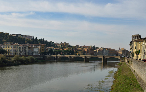 佛罗伦萨，11月初的阿诺河，意大利