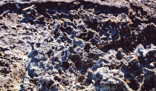 海岸线上的熔岩图片