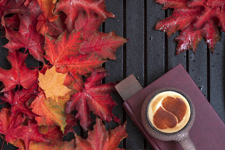 杯子 季节 咖啡 热的 食物 桌子 秋天 自然 纹理 树叶