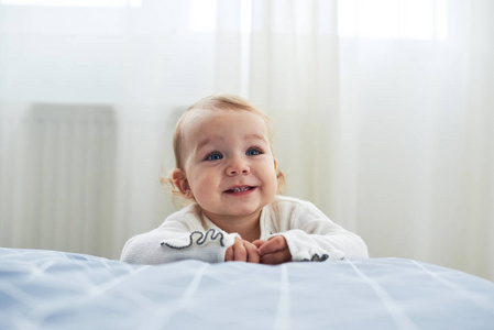 人类 特写镜头 软的 愉快的 肖像 好的 微笑 面对 婴儿