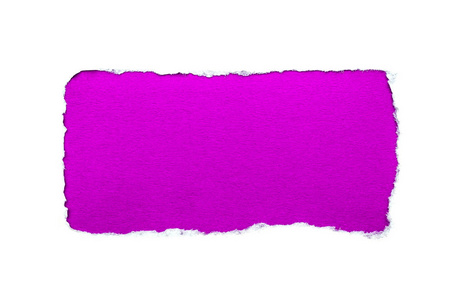 白纸上的一个洞，有撕裂的边缘，隔离在白色背景上，内有亮紫色的纸背景。好的锋利的纸张纹理。