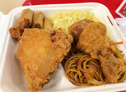 春卷 烤架 烹饪 小吃 食物 美味的 午餐 饮食 快餐 盘子