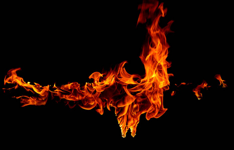 火焰在抽象艺术的黑色背景上，燃烧着炽热的sp