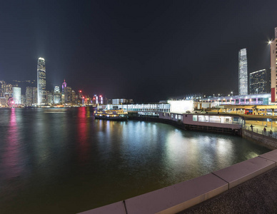 香港市维多利亚港夜间全景图