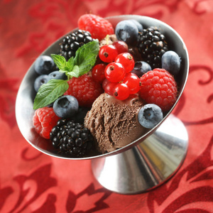 草莓 美食家 香草 夏天 巧克力 蓝莓 牛奶 奶油 浆果