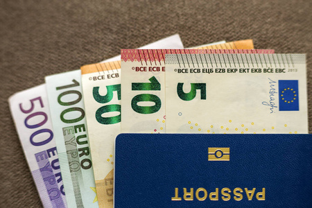 旅行护照和货币，欧元在复印空间ba