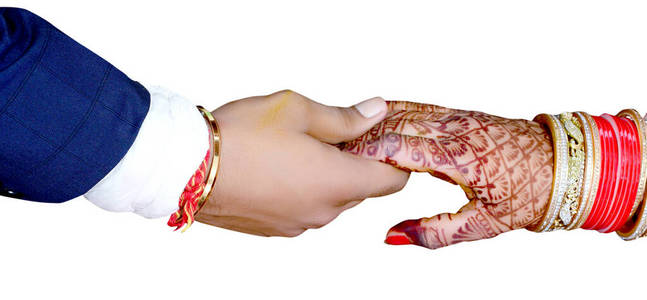 印度婚礼上新郎新娘手牵手图片