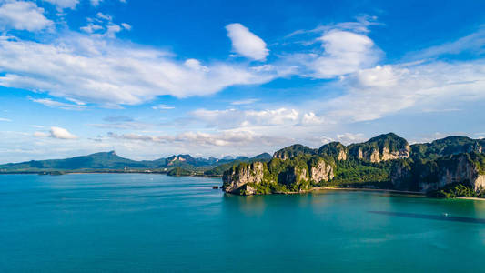 泰国克拉比省铁路海滩热带鸟瞰图