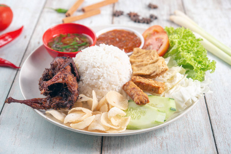 马来语 文化 流行的 厨房 美食家 桑巴 食物 香薄荷 烹饪