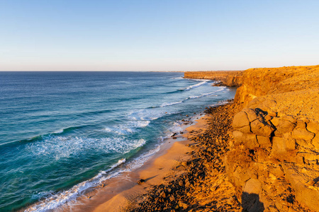 日落时的阿圭拉广场Playa del Aguila，El Cotillo，Fuerteventura，加那利群岛