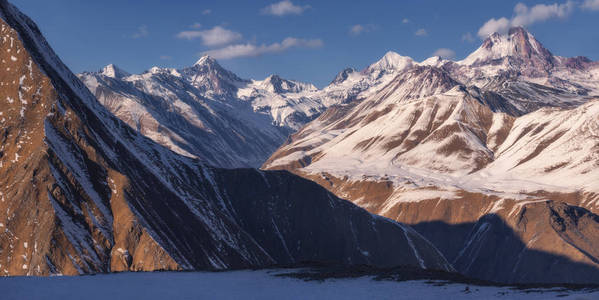 佐治亚州卡兹贝克山的冬季全景