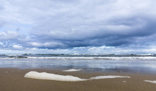 秋天 泡沫 海滩 苍穹 波浪 假期 假日 海滨 天空 落下