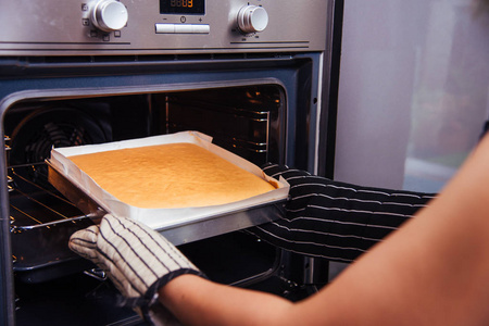 烘烤 烹饪 白种人 厨房 早餐 小麦 女人 蛋糕 准备 烹调