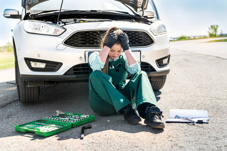 意外 美女 故障 扳手 打破 援助 汽车 女孩 路边 开车