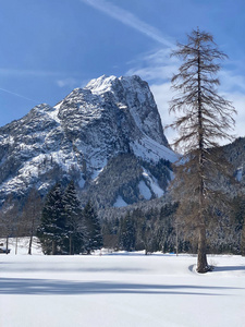 奥地利卢塔什的冬季风光图片