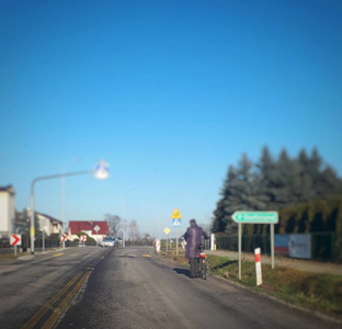 模糊 空的 风景 阳光 街道 高速公路 天空 城市 路线