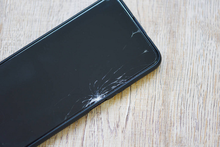 玻璃 裂纹 崩溃 摧毁 男人 智能手机 通信器 划痕 因特网