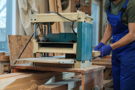 技术 木匠 研磨 木材 职业 硬木 男人 家具 工作 木板