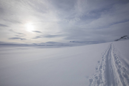徒步旅行 斯堪的纳维亚 自然 冬天 天空 徒步旅行者 阿尔卑斯山