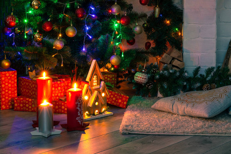壁炉 丝带 传统 安慰 礼品 长袜 在室内 圣诞老人 温暖的