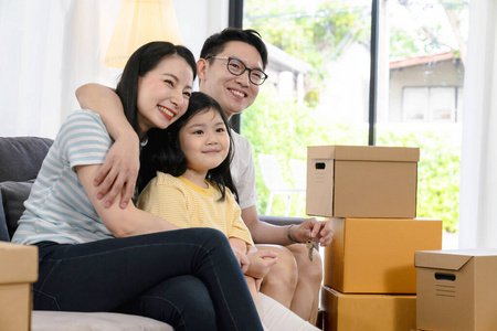 家庭 商业 搬迁 起源 丈夫 包裹 运送 公寓 在室内 拆包