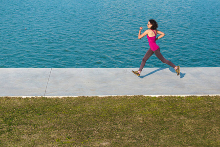 运动员 女人 海湾 海滨 天空 适合 海滩 马拉松赛跑 健康