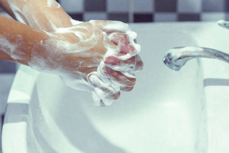 照顾 水龙头 流行病 流动 清洗 防腐剂 肥皂 细菌 消毒剂