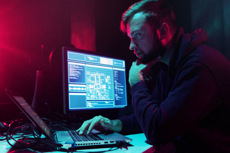 防病毒 服务器 个人电脑 系统 小偷 罪犯 未来 监控 信息