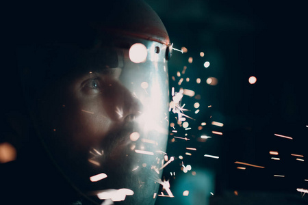 焊接工 职业 金属 劳动 研磨 研磨机 工作 闪光 危险