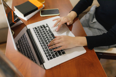 通信 男人 计算机 笔记本 在线 办公室 键盘 因特网 商业