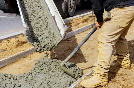 液体 行业 混凝土浇筑 修理 人行道 工人 更新 机器 基础