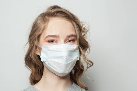 污染 女孩 呼吸系统 预防 感染 保护 微笑 流行病 疾病