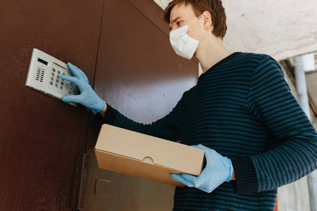 纸板 运送 保护 工作 货物 微笑 面具 感染 包裹 邮政