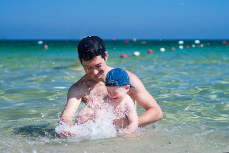 假期 白种人 旅行 活动 生活 小孩 享受 假日 快乐 起源