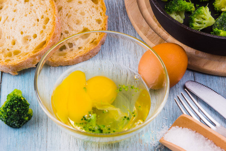 蛋黄 蛋白质 烹饪 复活节 杂货 鸡蛋 食物 桌子 包裹