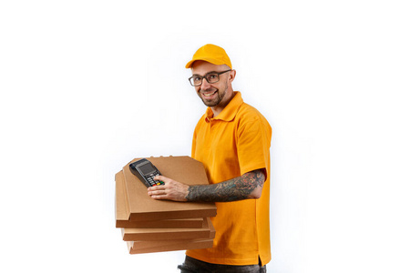 处理 男人 披萨 付款 商业 满的 信使 提供 邮递 衣服