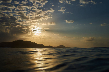 深的 海滩 风景 海的 纹理 海岸 水下 液体 环境 反射