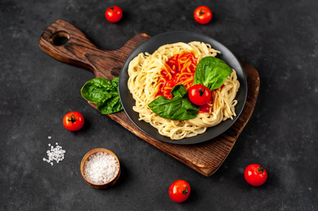 意大利语 传统 西红柿 盘子 番茄酱 美味的 服务 晚餐