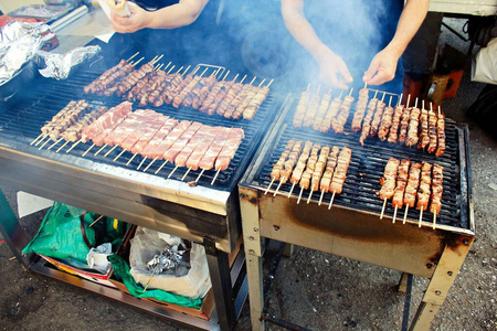 烹饪 外部 烤的 街道 午餐 晚餐 聚会 美味的 火焰 烤架