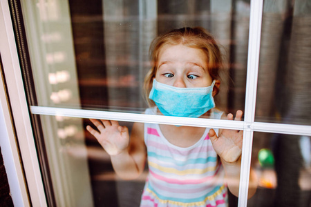 爆发 面对 小孩 大流行 疾病 流行病 风险 冠状病毒 安全的