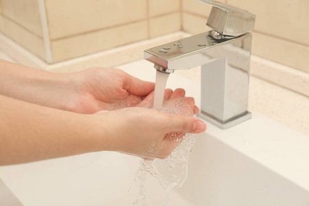 肥皂 清洁 清洗 冠状病毒 照顾 光晕 健康 在室内 大流行