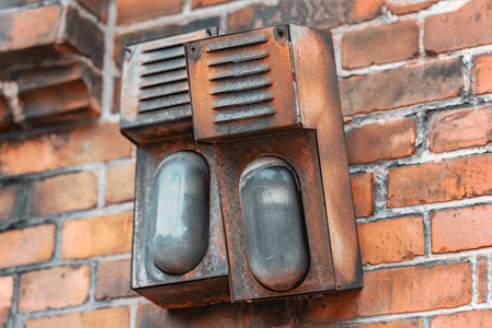 陈旧的生锈的街道警报器图片